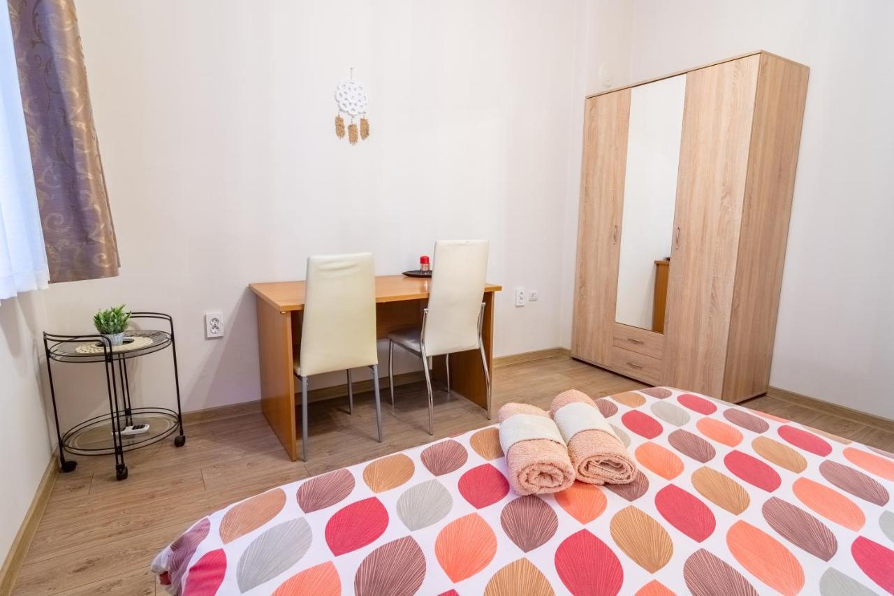Madrid 2Bdr W Free Parking Near Metro, Serdika Mall Szófia Kültér fotó