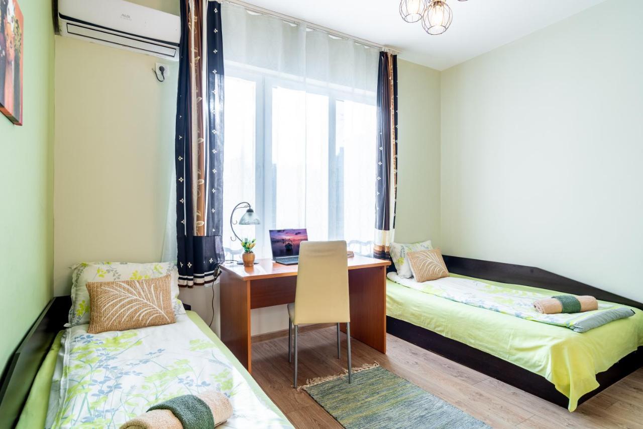 Madrid 2Bdr W Free Parking Near Metro, Serdika Mall Szófia Kültér fotó